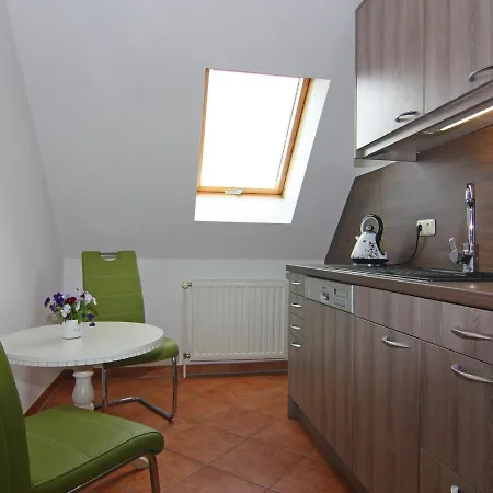 Vacation Zum Schlossplatz, Apartment Wolgast